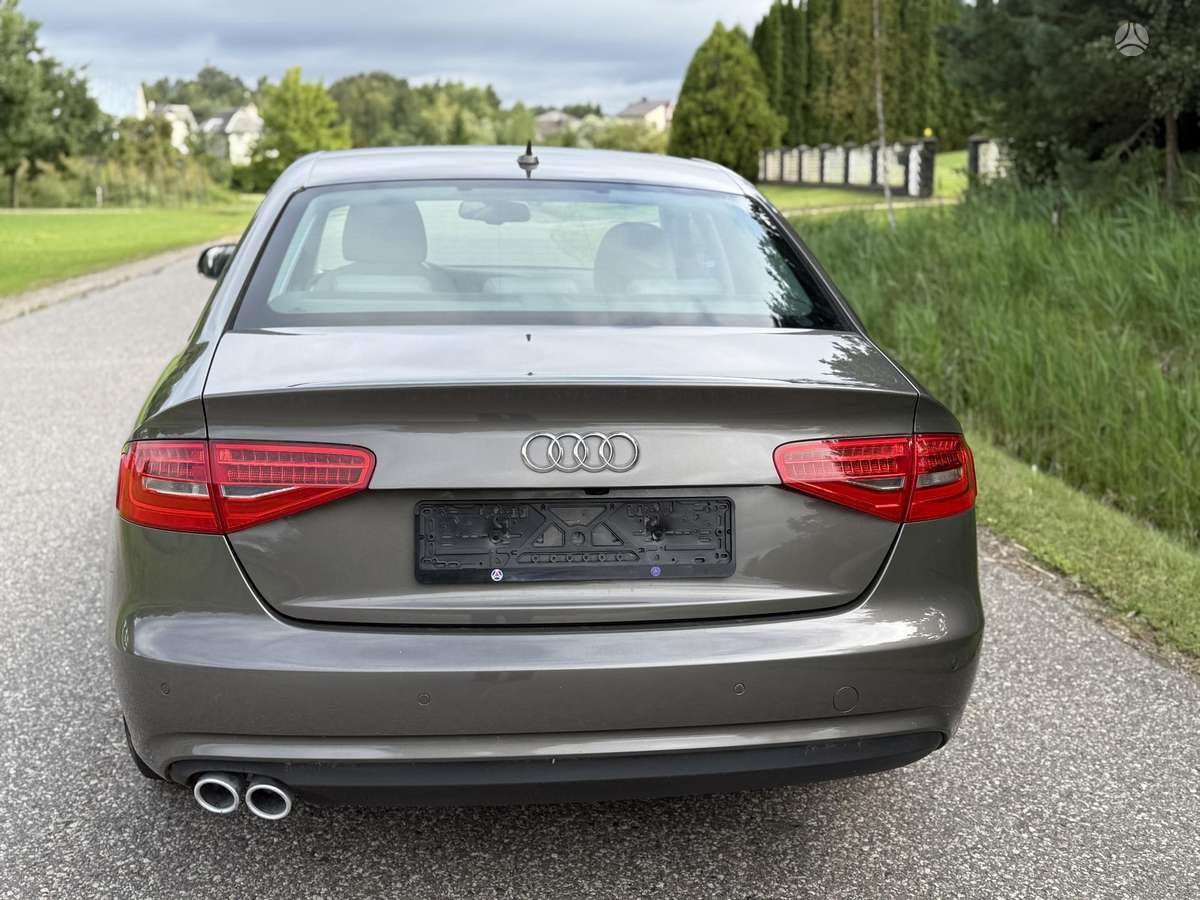 Audi A4, 1.8 l., Седан