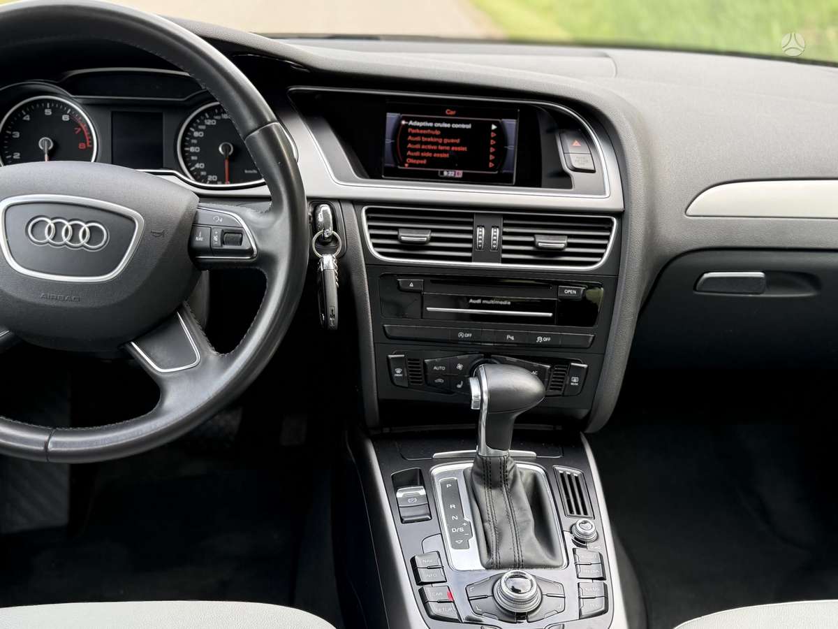 Audi A4, 1.8 l., Седан