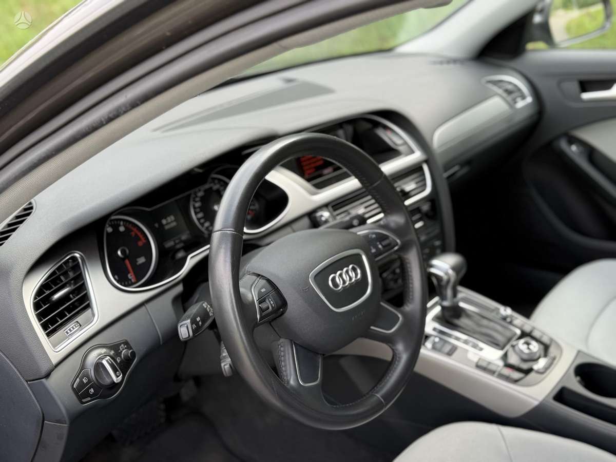 Audi A4, 1.8 l., Седан
