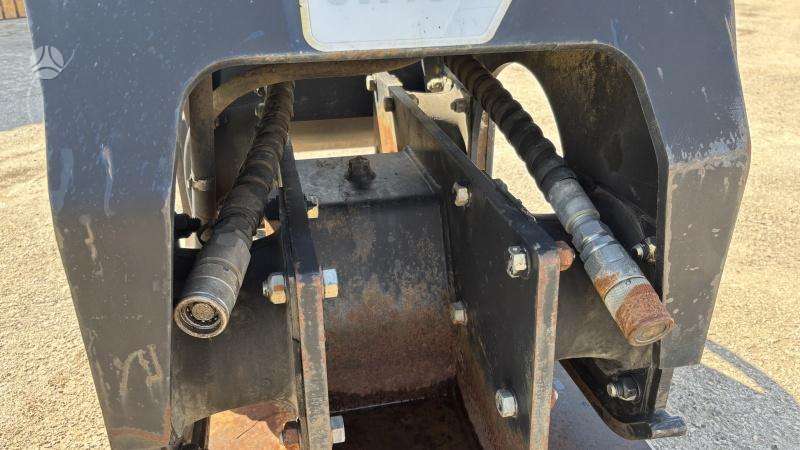 Caterpillar CPV75, CW40, vibrator / compactor