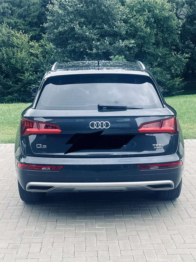 Audi Q5, 2.0 l., Минивэн