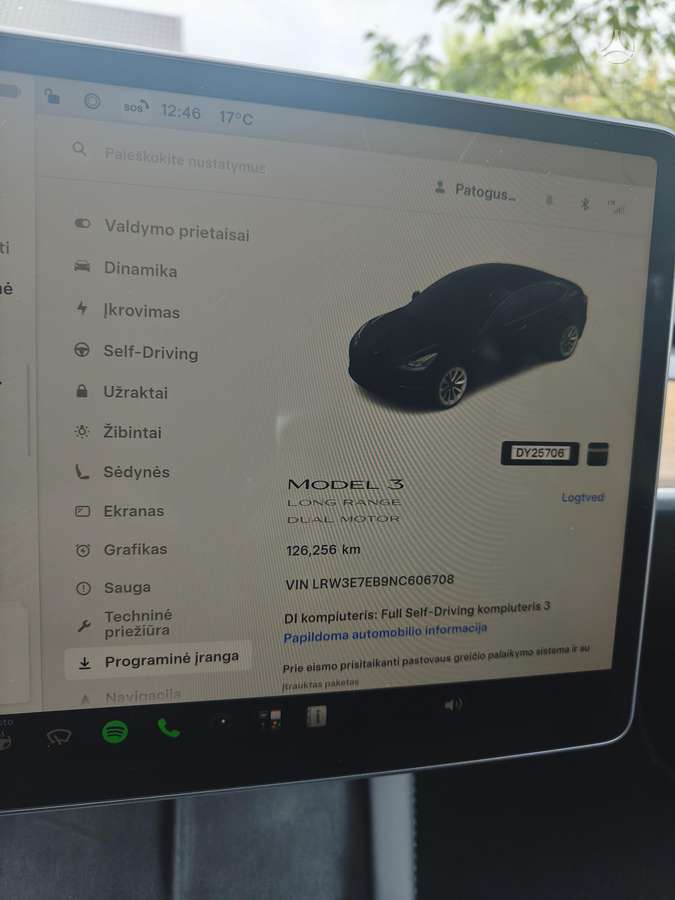 Tesla Model 3 - 10