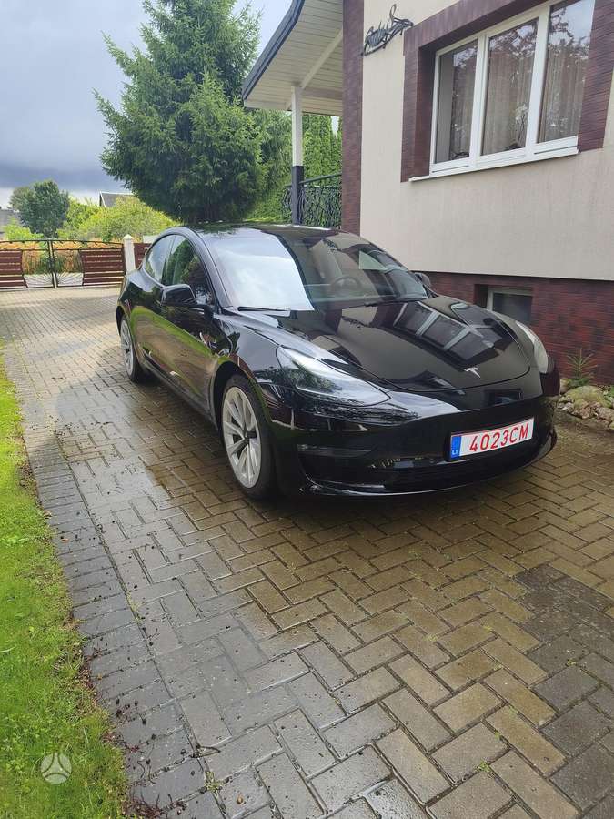 Tesla Model 3 - 2