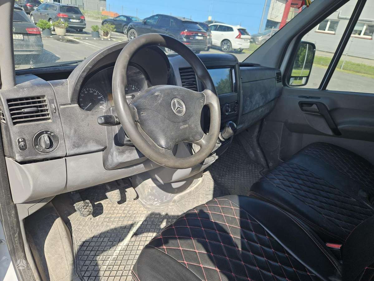 Mercedes-Benz Sprinter, Коммерческий