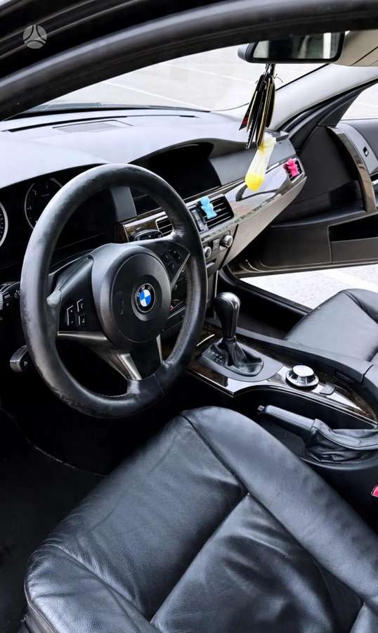 BMW 525, 2.5 l., Седан