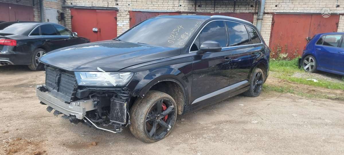 Audi Q7, 3.0 l., off-road / crossover