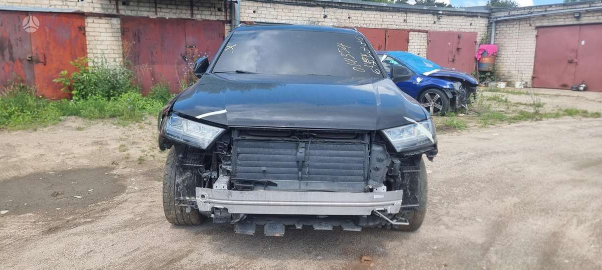 Audi Q7, 3.0 l., off-road / crossover