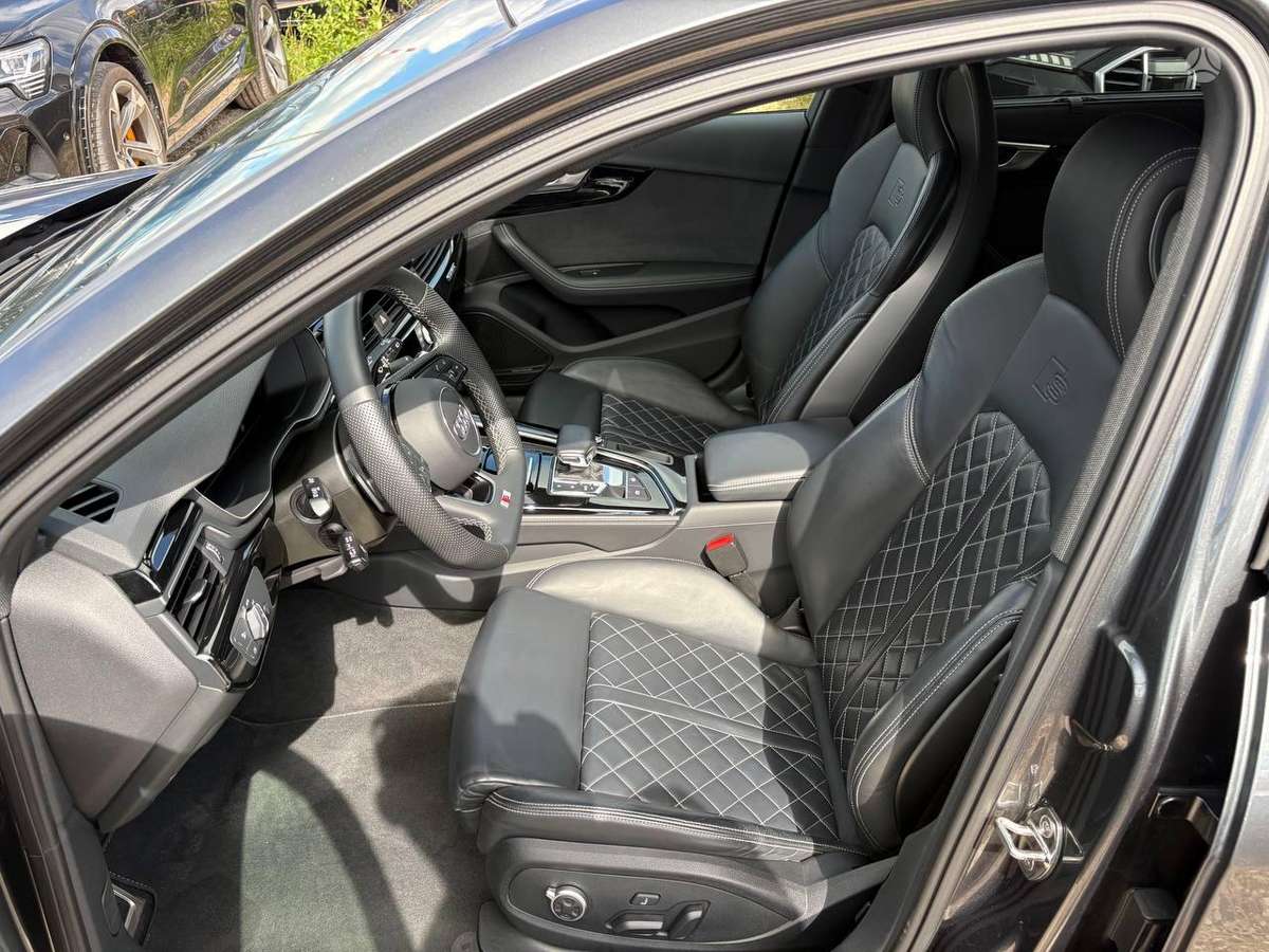 Audi A4, 2.0 l., Универсал