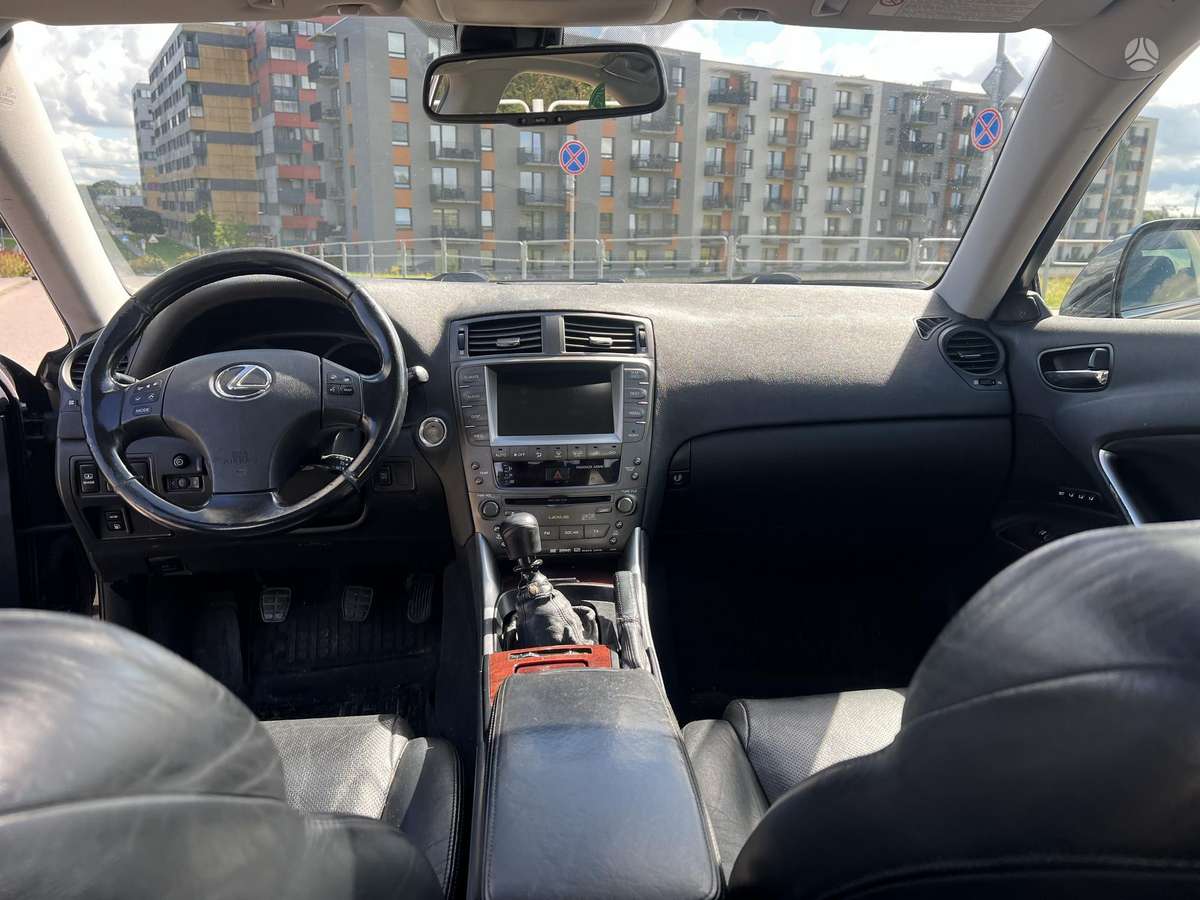 Lexus IS 220, 2.2 l., Седан