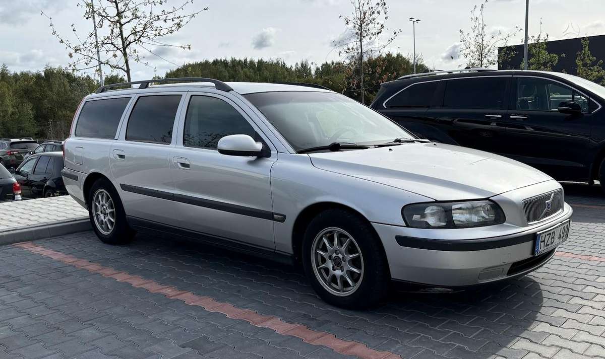 Volvo V70, 2.4 l., mpv / minivan
