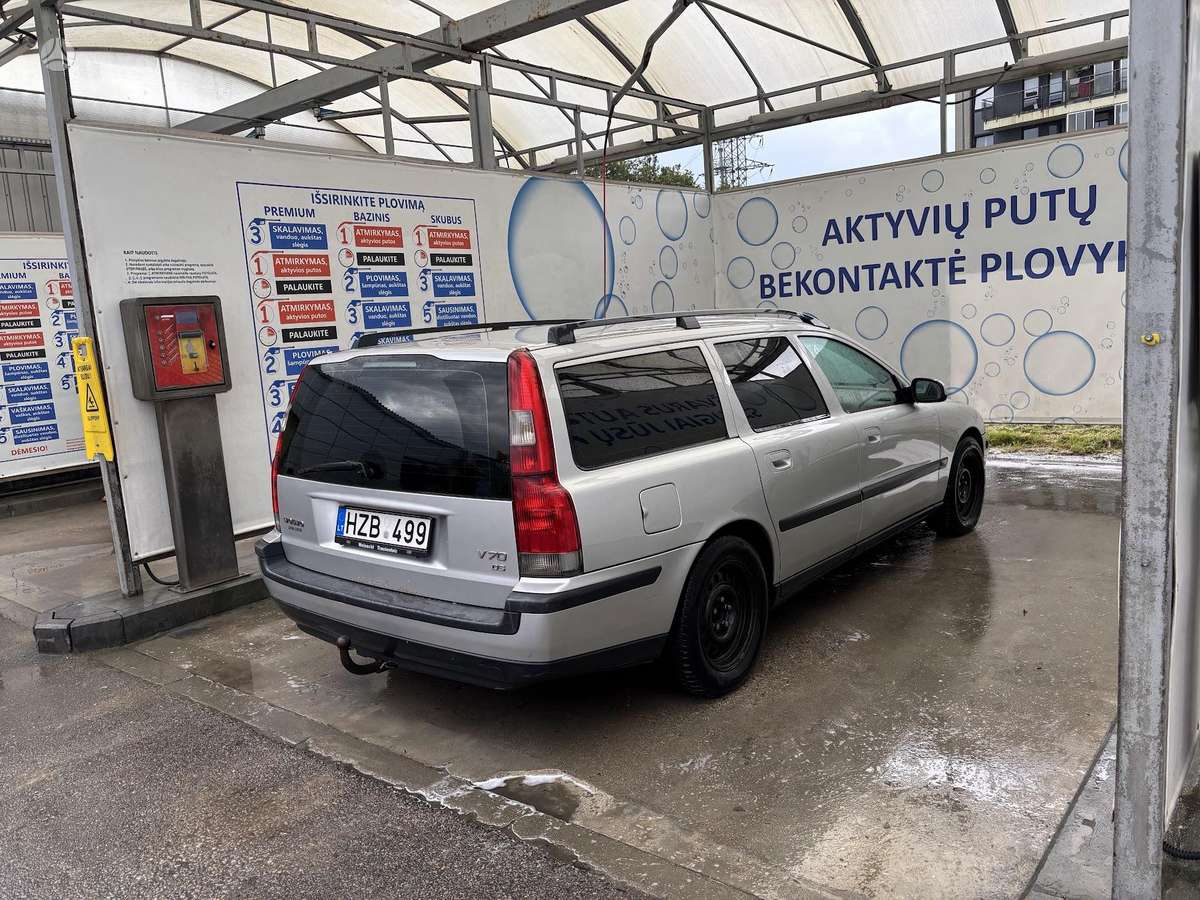 Volvo V70, 2.4 l., mpv / minivan
