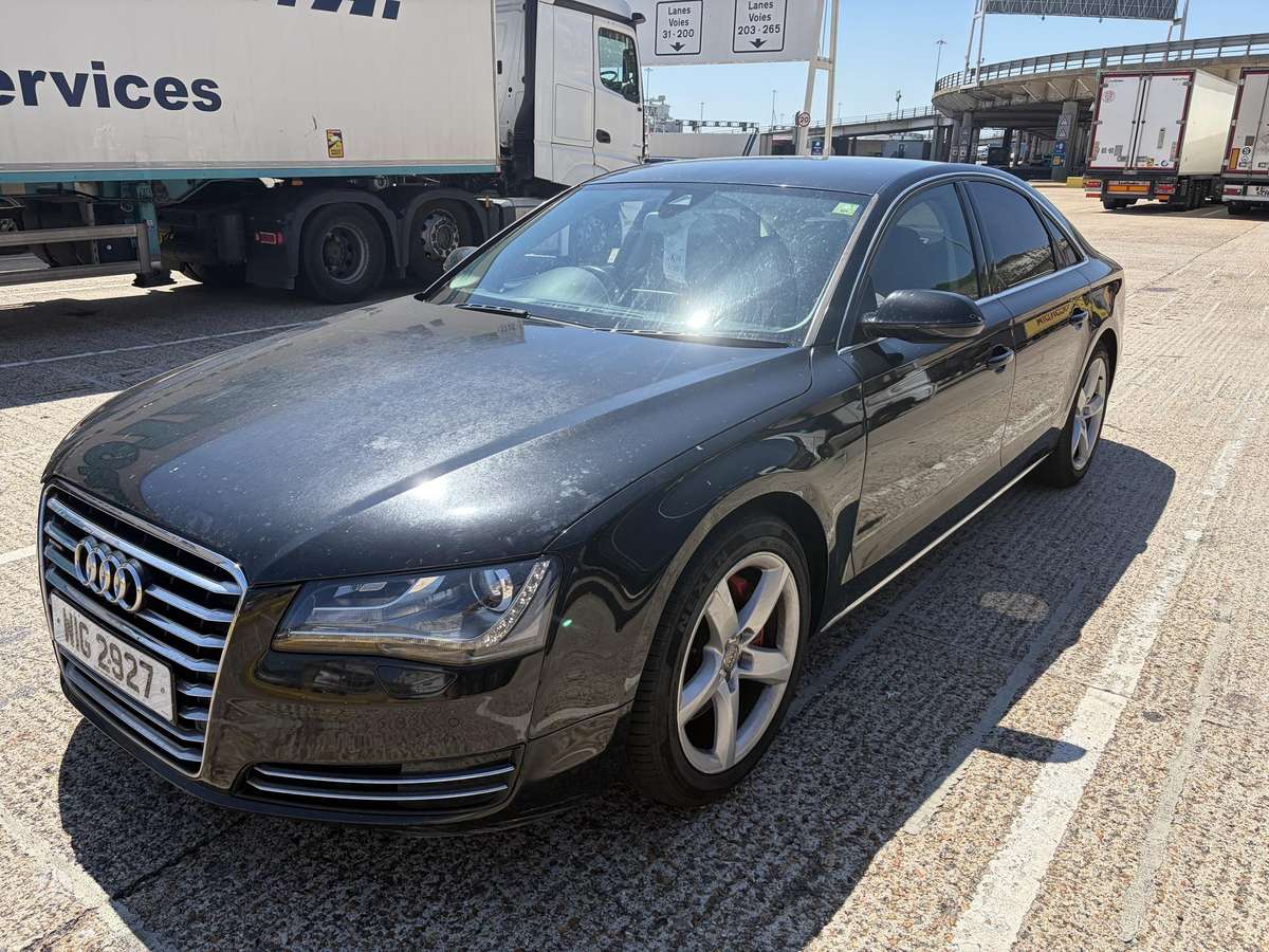 Audi A8, 3.0 l., Седан