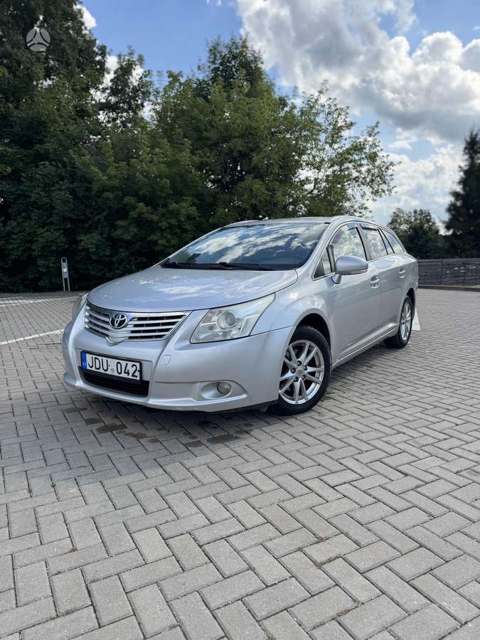 Toyota Avensis - 1
