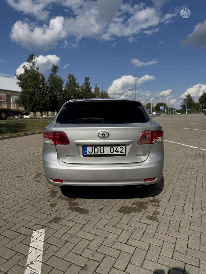 Toyota Avensis - 4