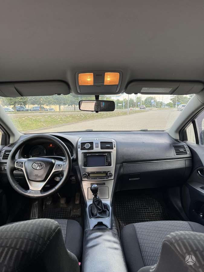 Toyota Avensis - 10