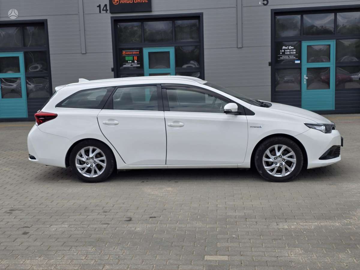 Toyota Auris - 2