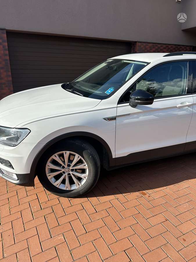 Volkswagen Tiguan - 2