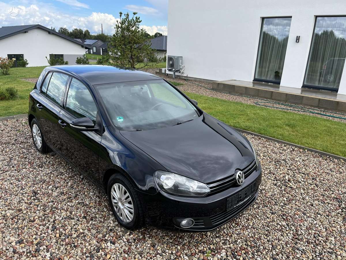 Volkswagen Golf - 2