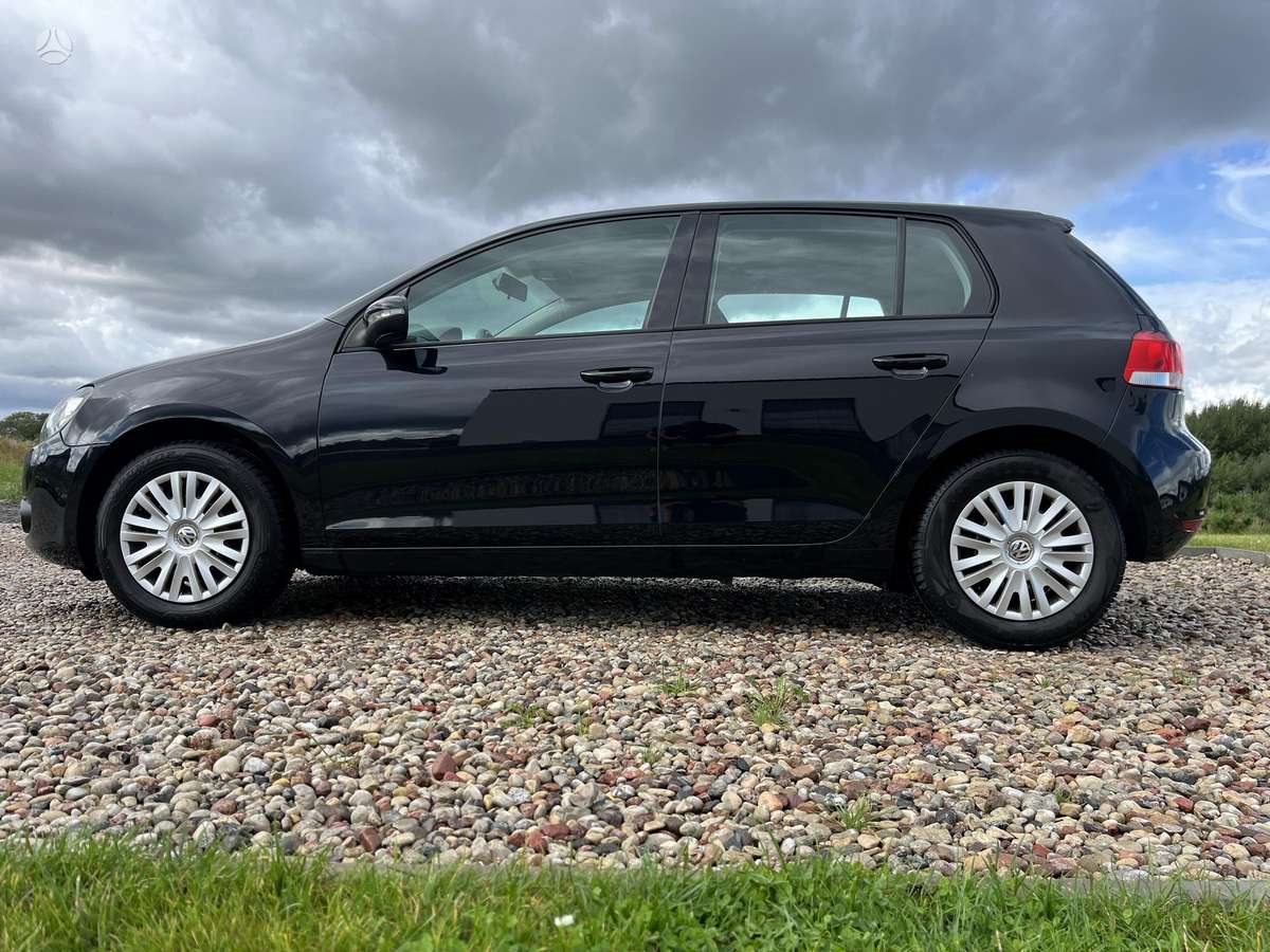 Volkswagen Golf - 8