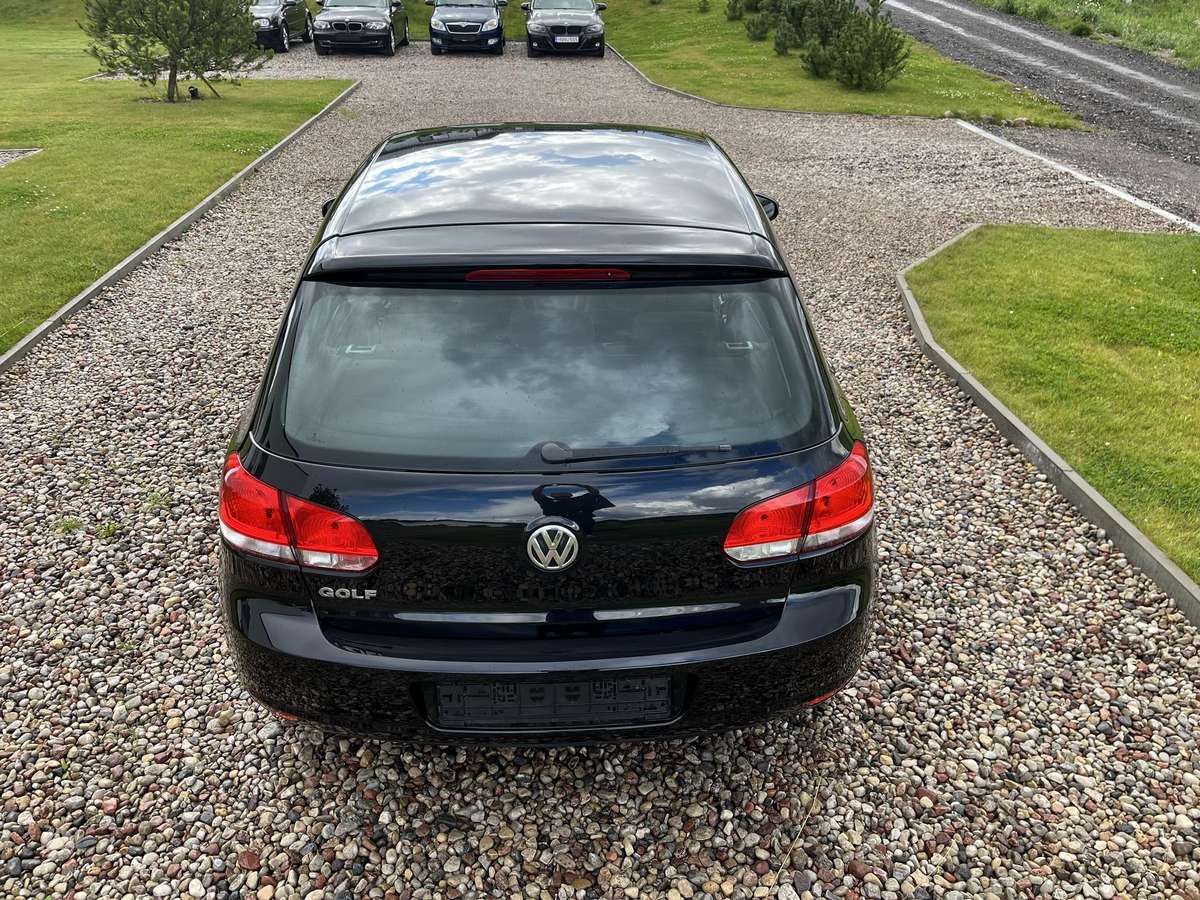 Volkswagen Golf - 11