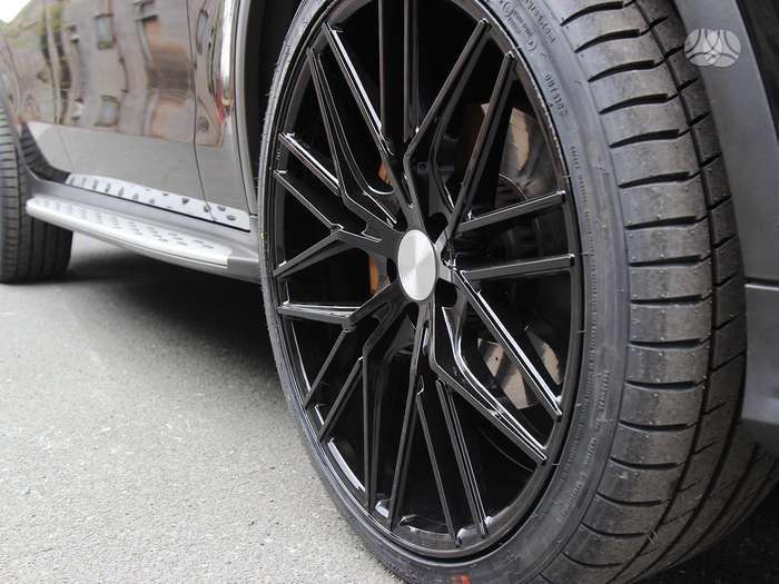 RIVIERA RV130 Gloss Black, light alloy, R22