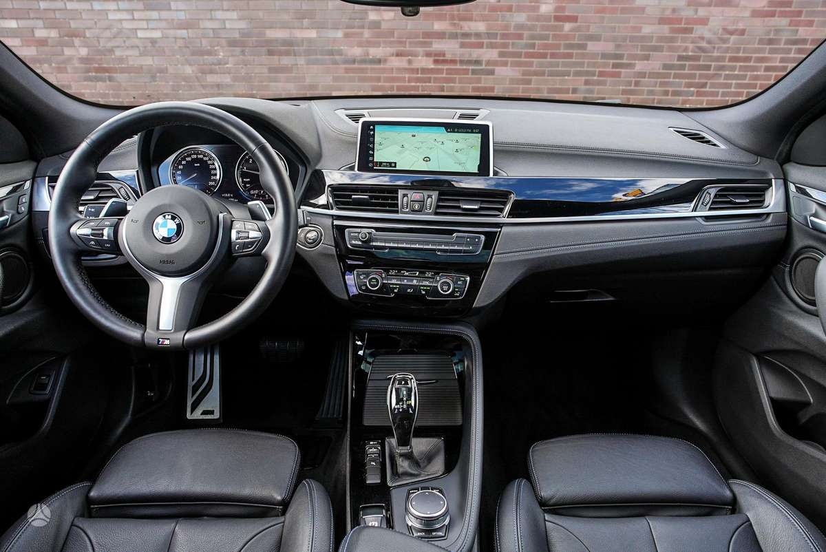 BMW X2, 2.0 l., off-road / crossover