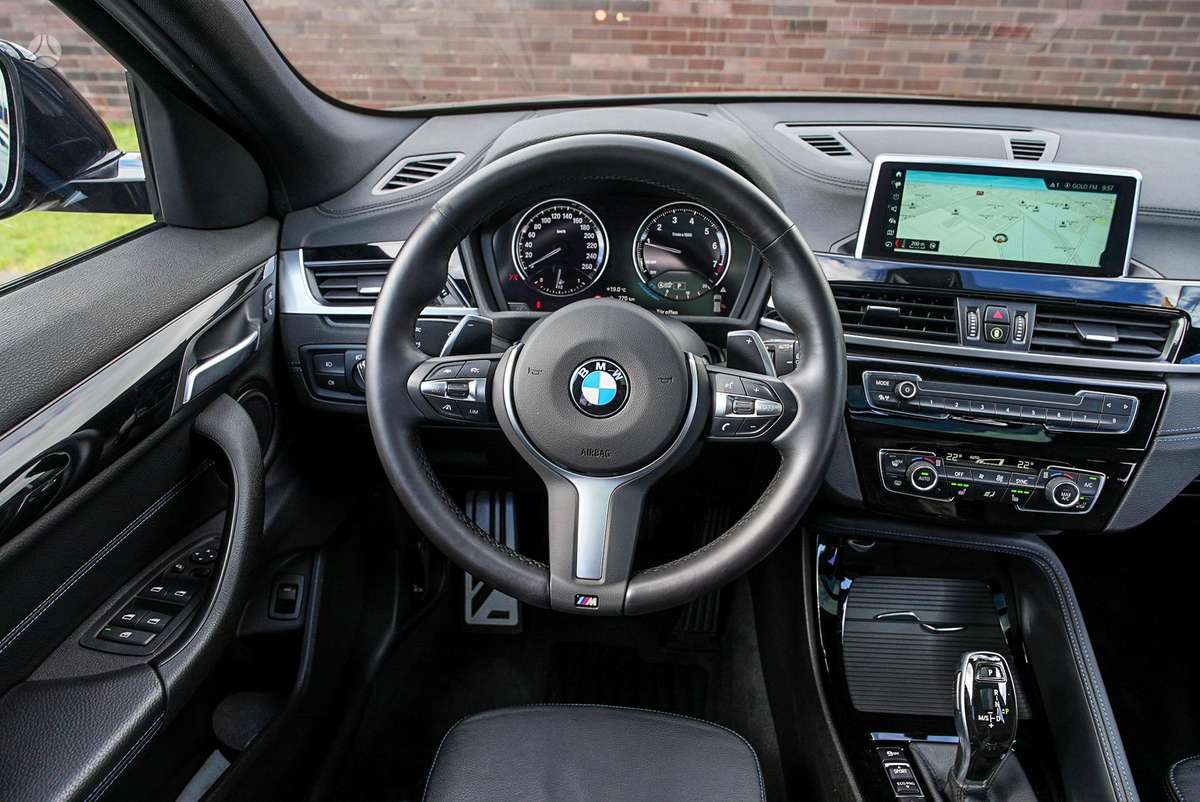 BMW X2, 2.0 l., off-road / crossover