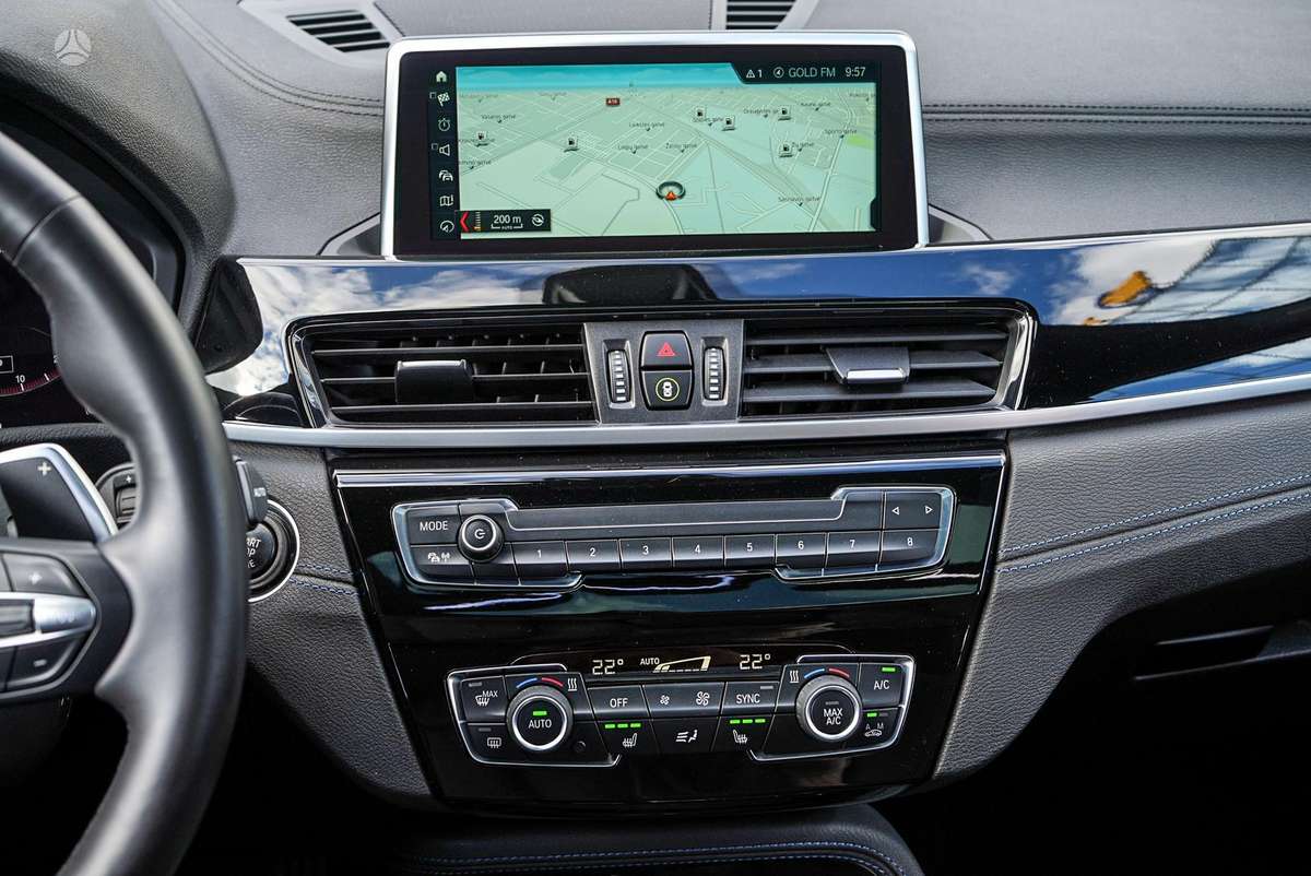 BMW X2, 2.0 l., off-road / crossover