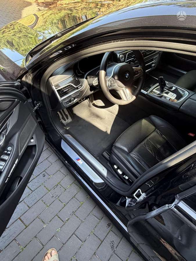 BMW 730, 3.0 l., Седан