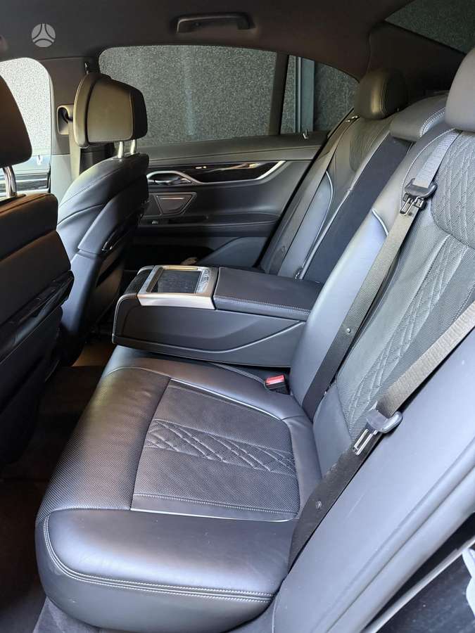 BMW 730, 3.0 l., Седан