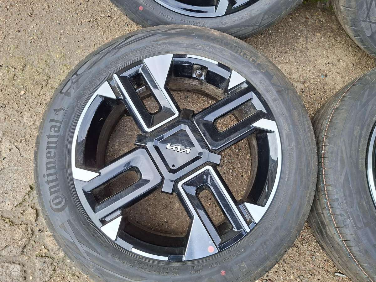KIA Stonic ET49, light alloy, R17