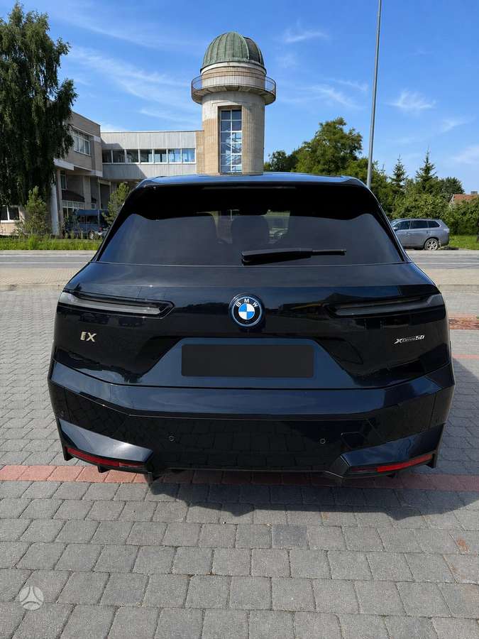 BMW iX - 2