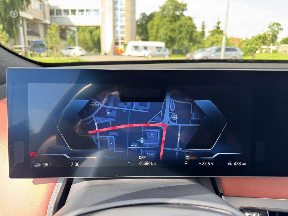 BMW iX - 5