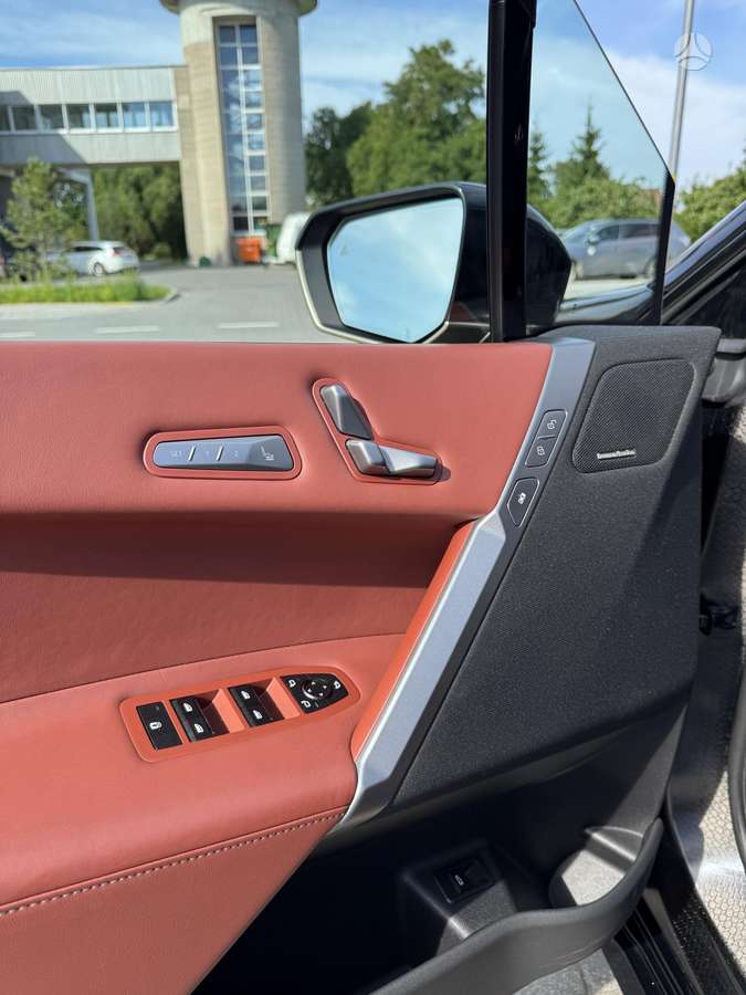 BMW iX - 7