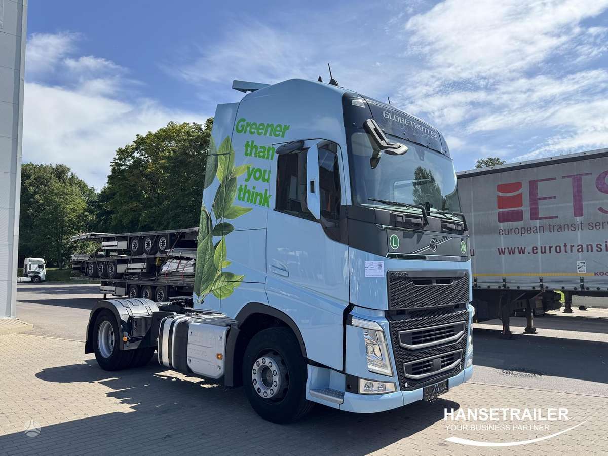 Volvo FH LNG, double sleeper