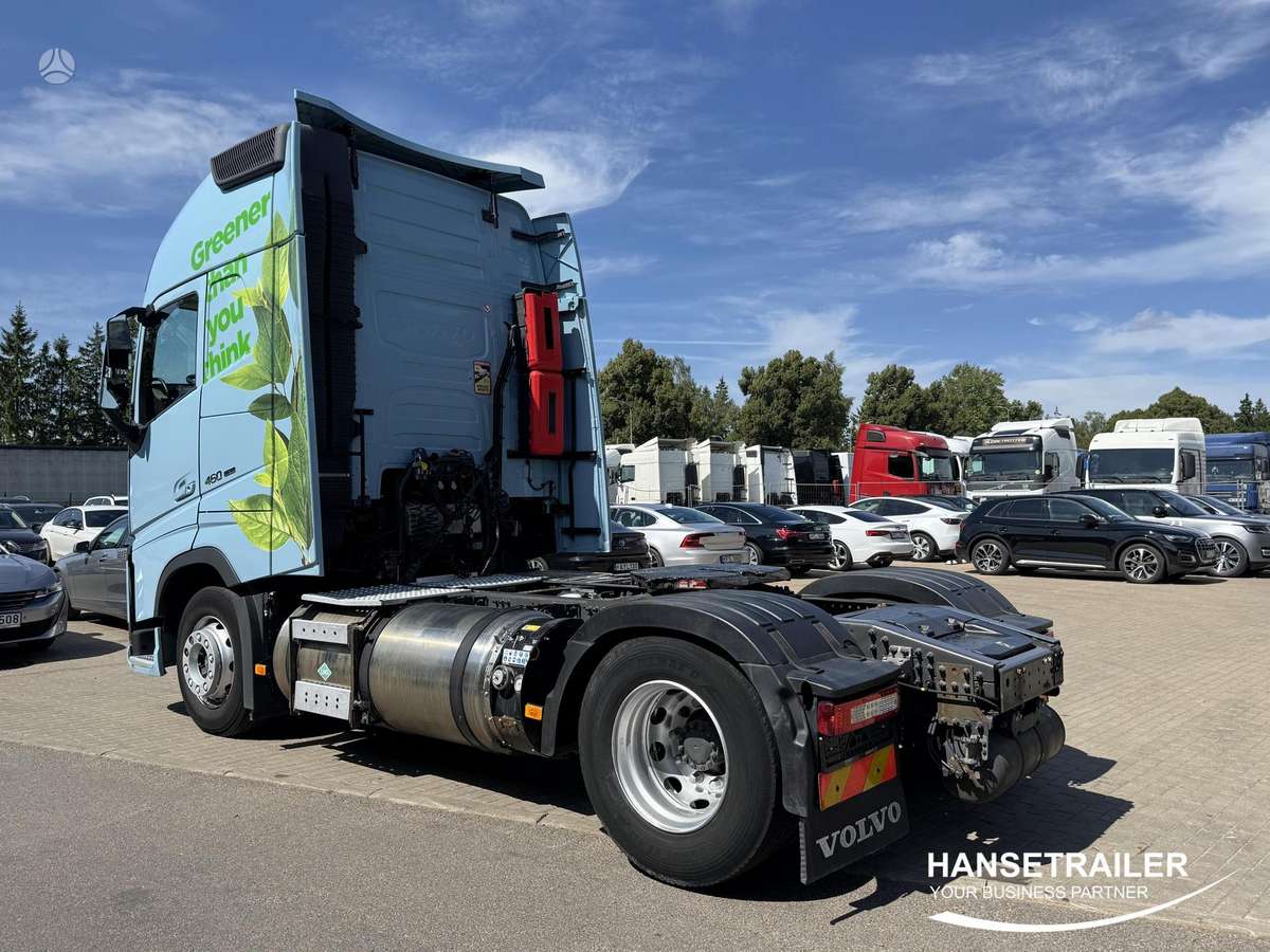 Volvo FH LNG, double sleeper