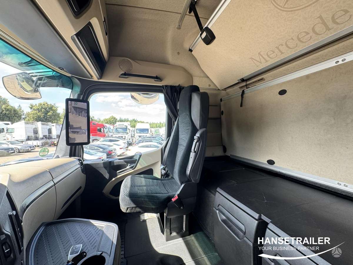 Mercedes-Benz Actros 1845 Big Space, double sleeper