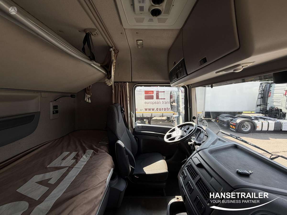 DAF XF 105.460 Retarder, double sleeper