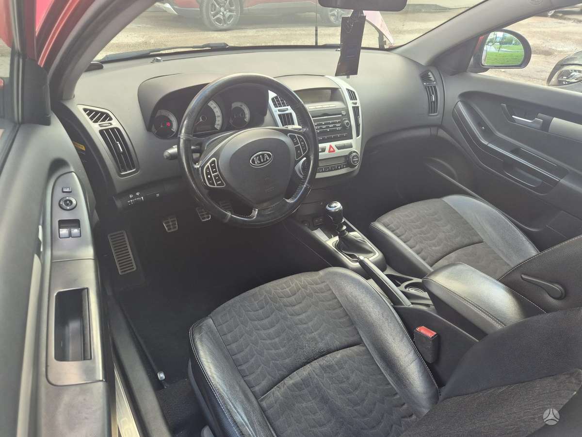 Kia Ceed, 1.6 l., Хэтчбек