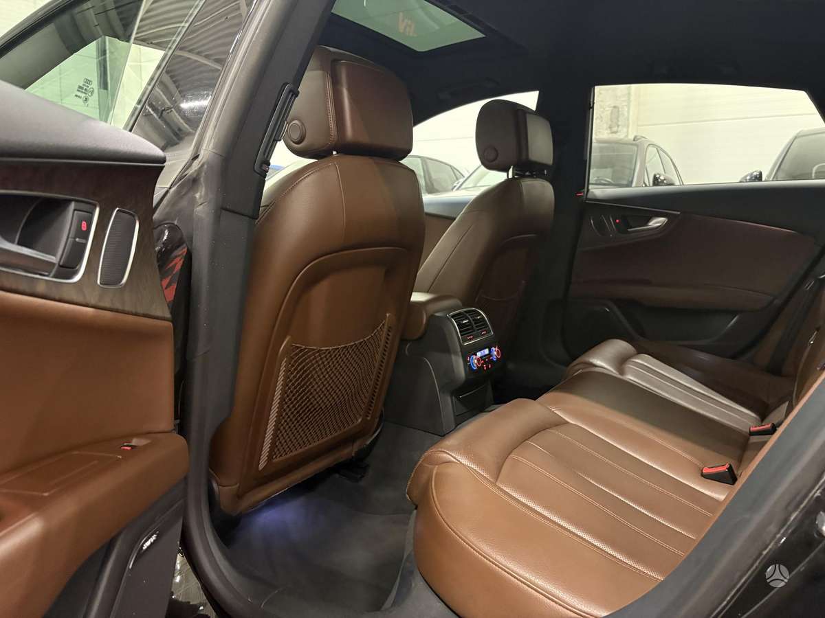 Audi A7, 3.0 l., Седан