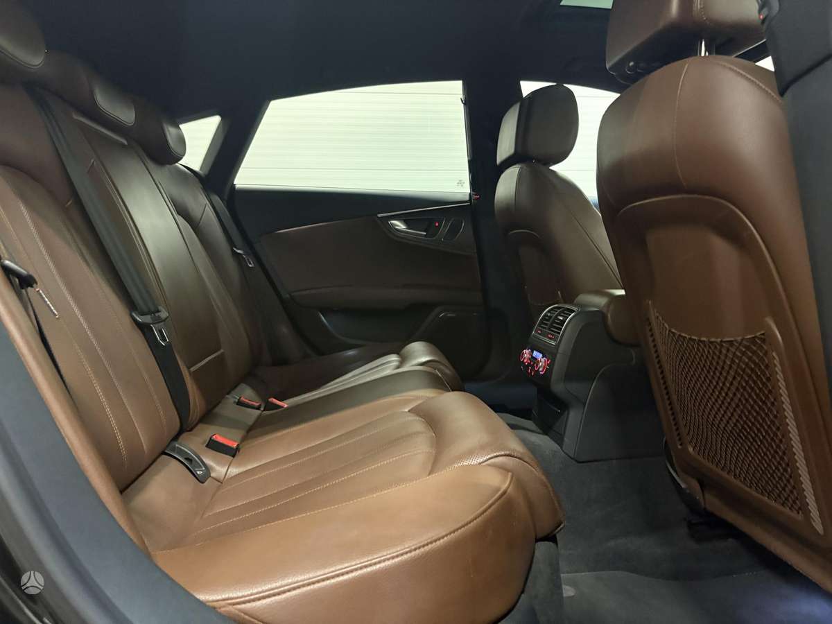 Audi A7, 3.0 l., Седан