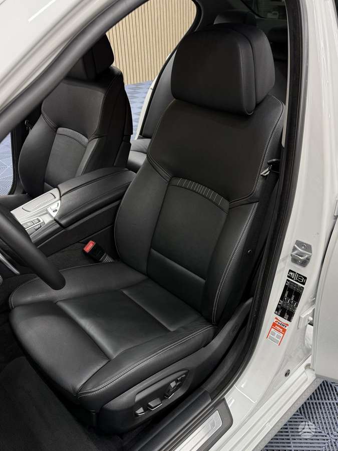 BMW 520, 2.0 l., Седан