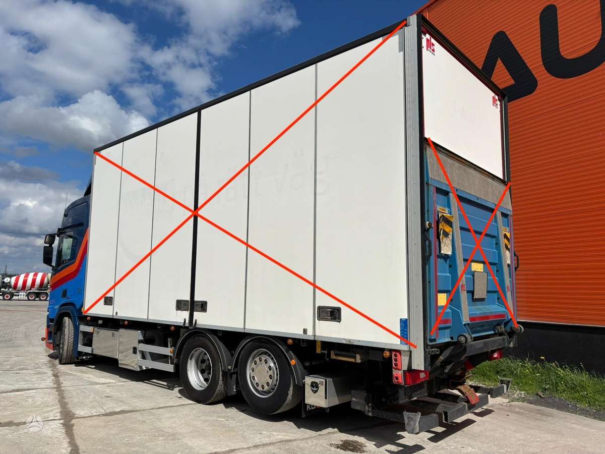 Scania R520 6x2*4, шасси