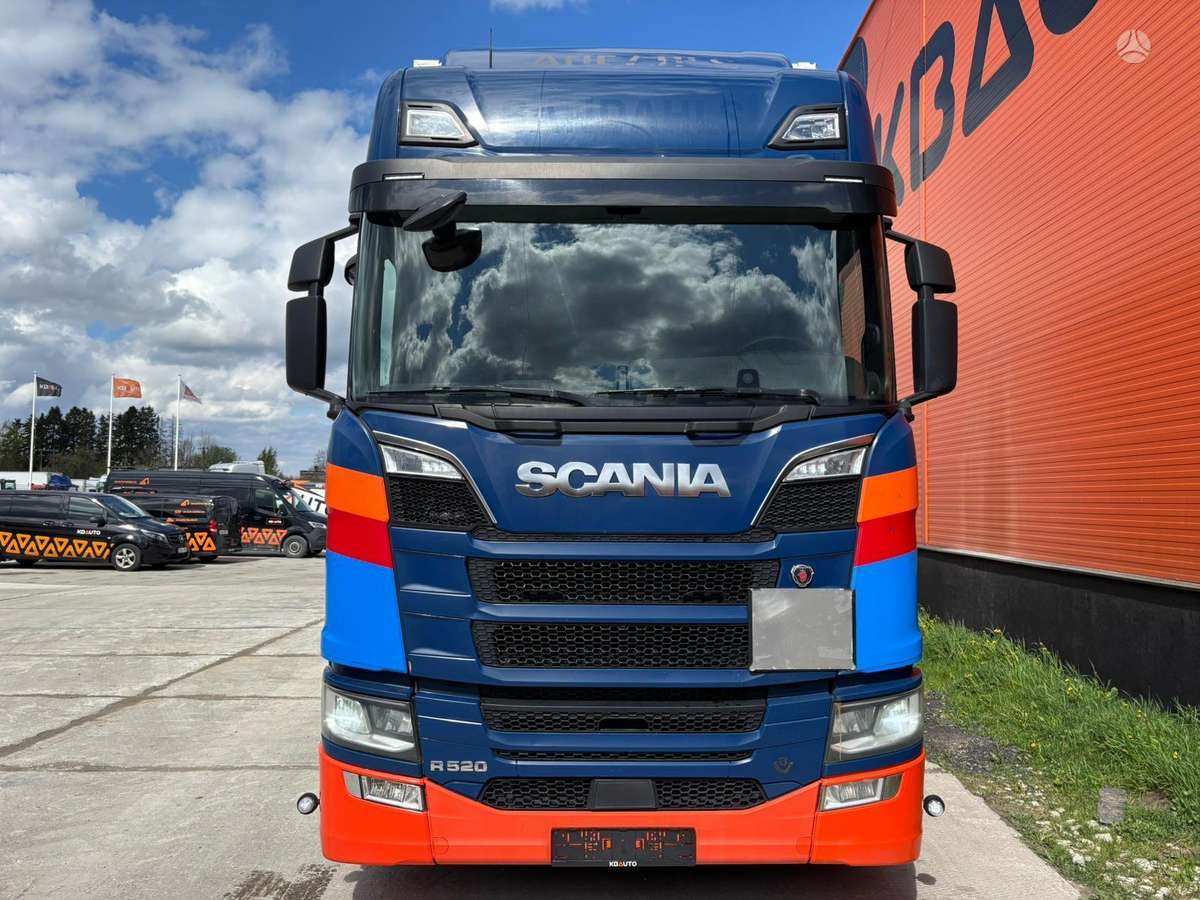 Scania R520 6x2*4, cab-chassis trucks