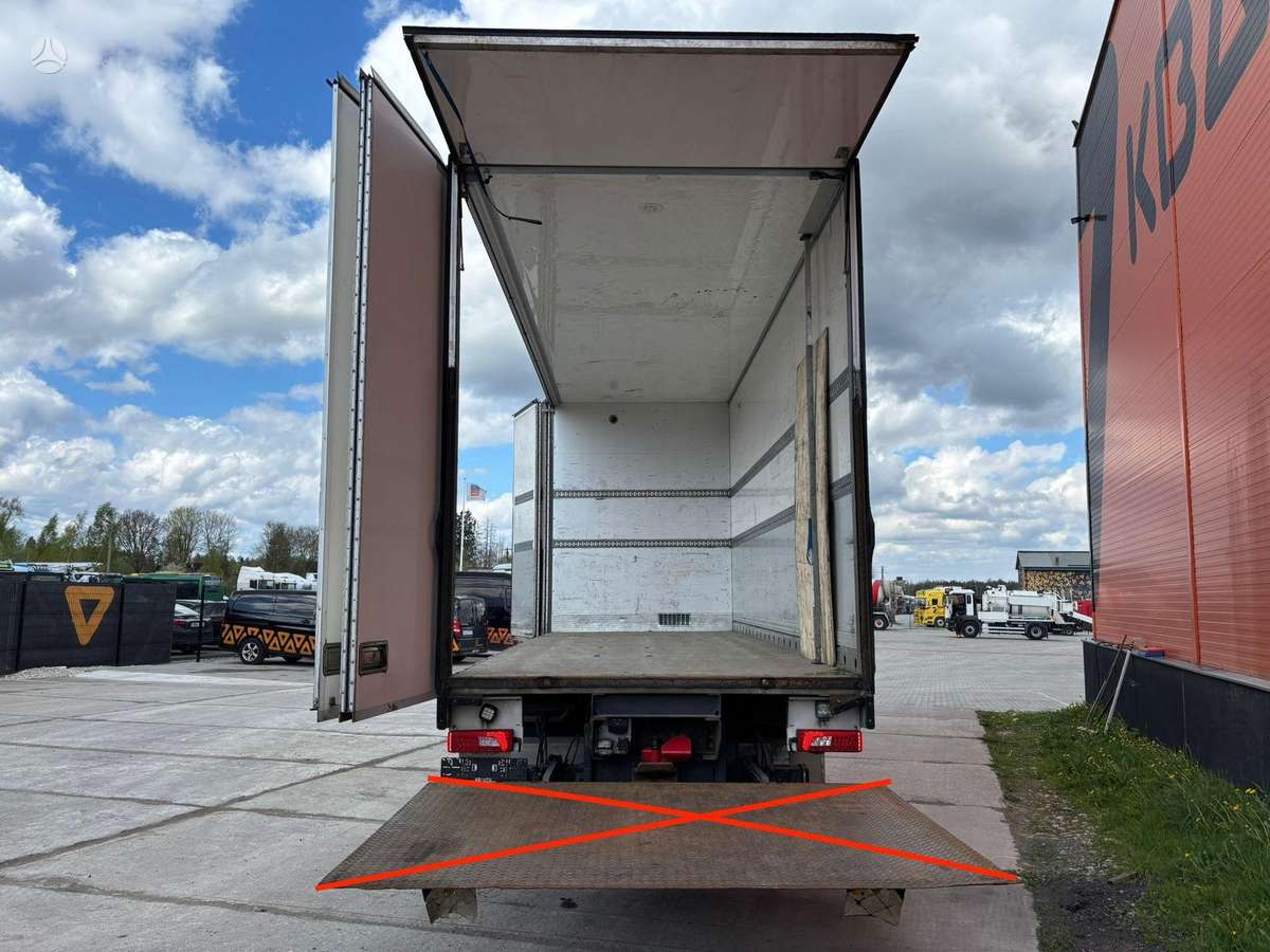 Scania R520 6x2*4, шасси