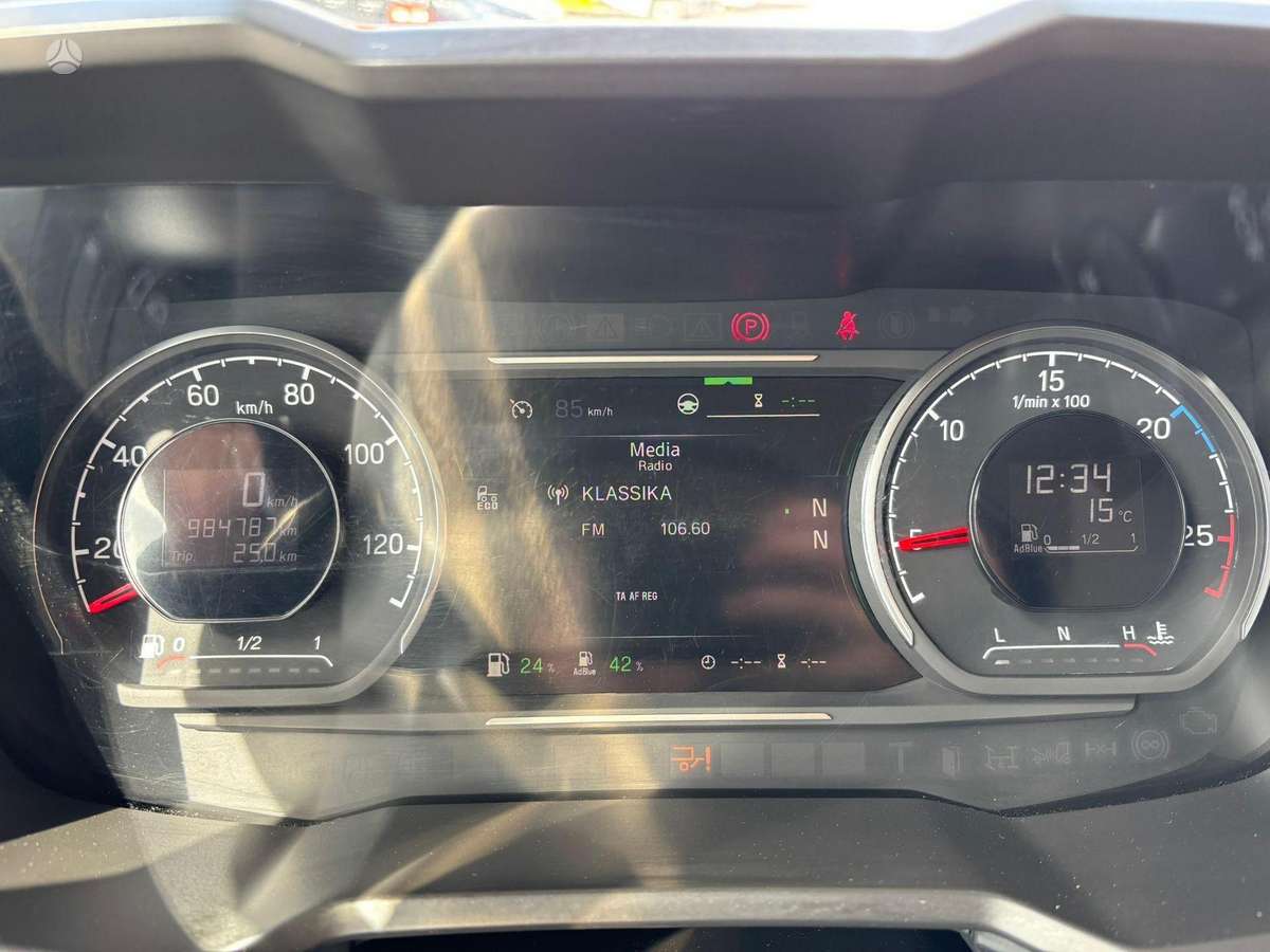 Scania R520 6x2*4, шасси