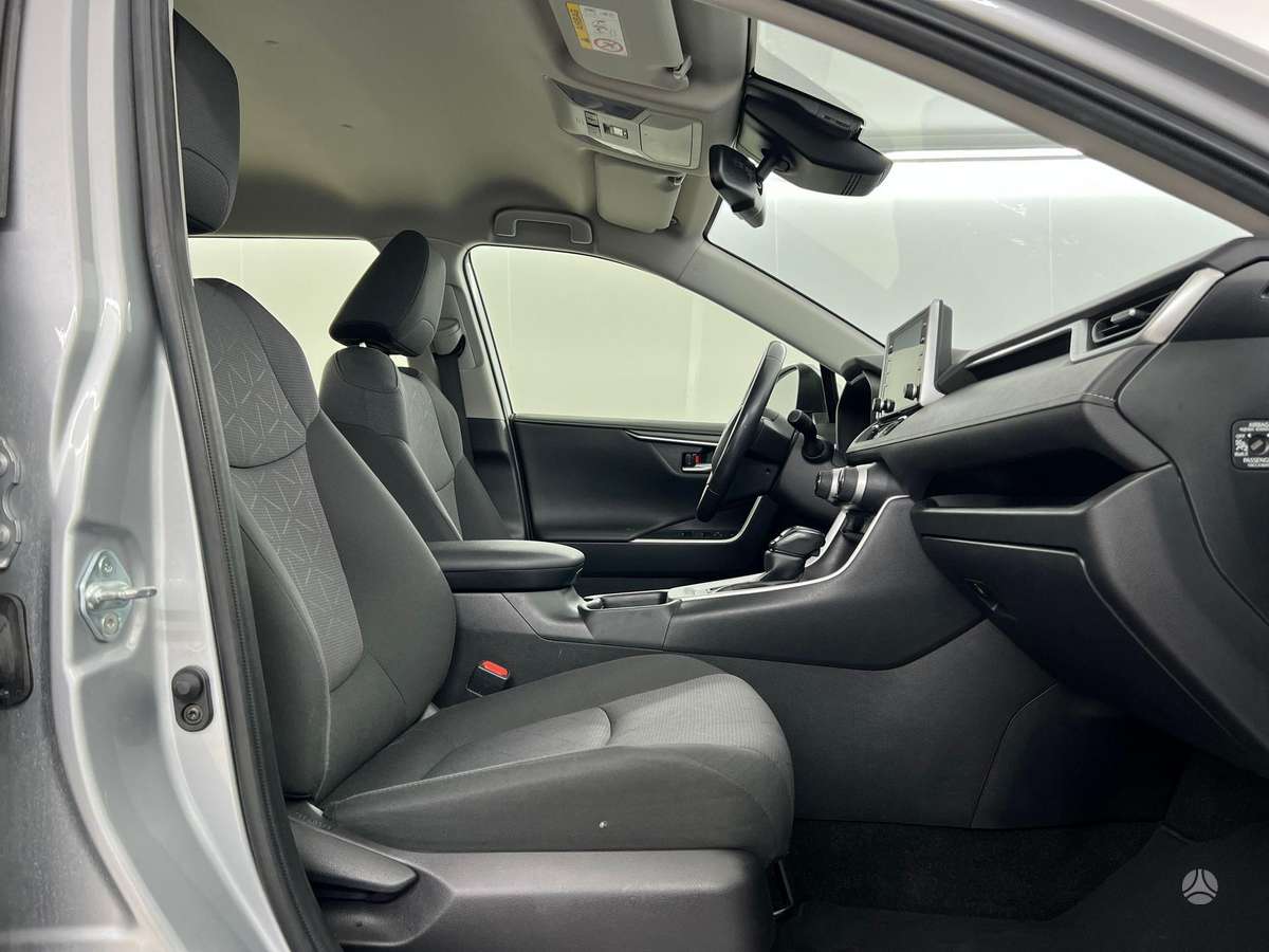 Toyota RAV4 - 6