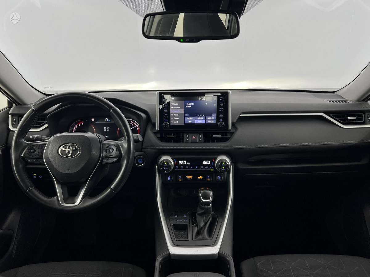 Toyota RAV4 - 8