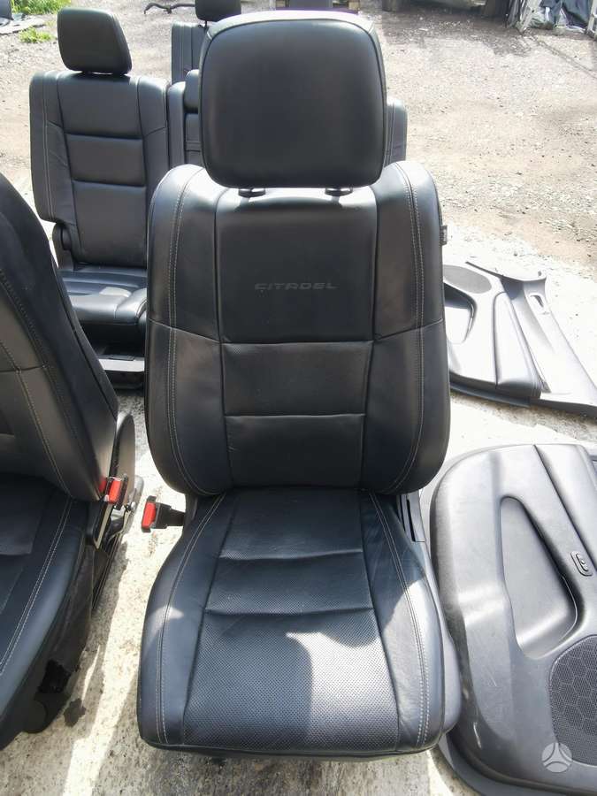 Dodge Durango seats
