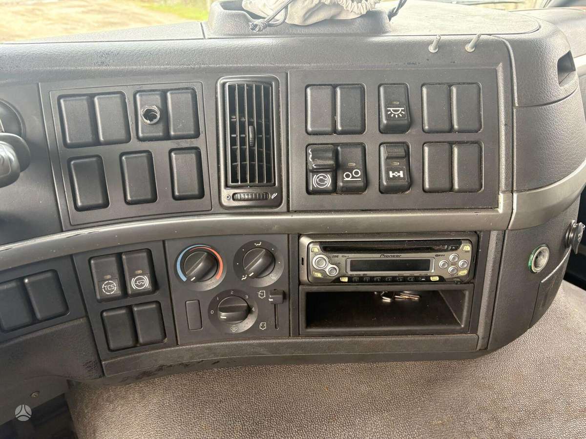 Volvo FM9, kietašoniai